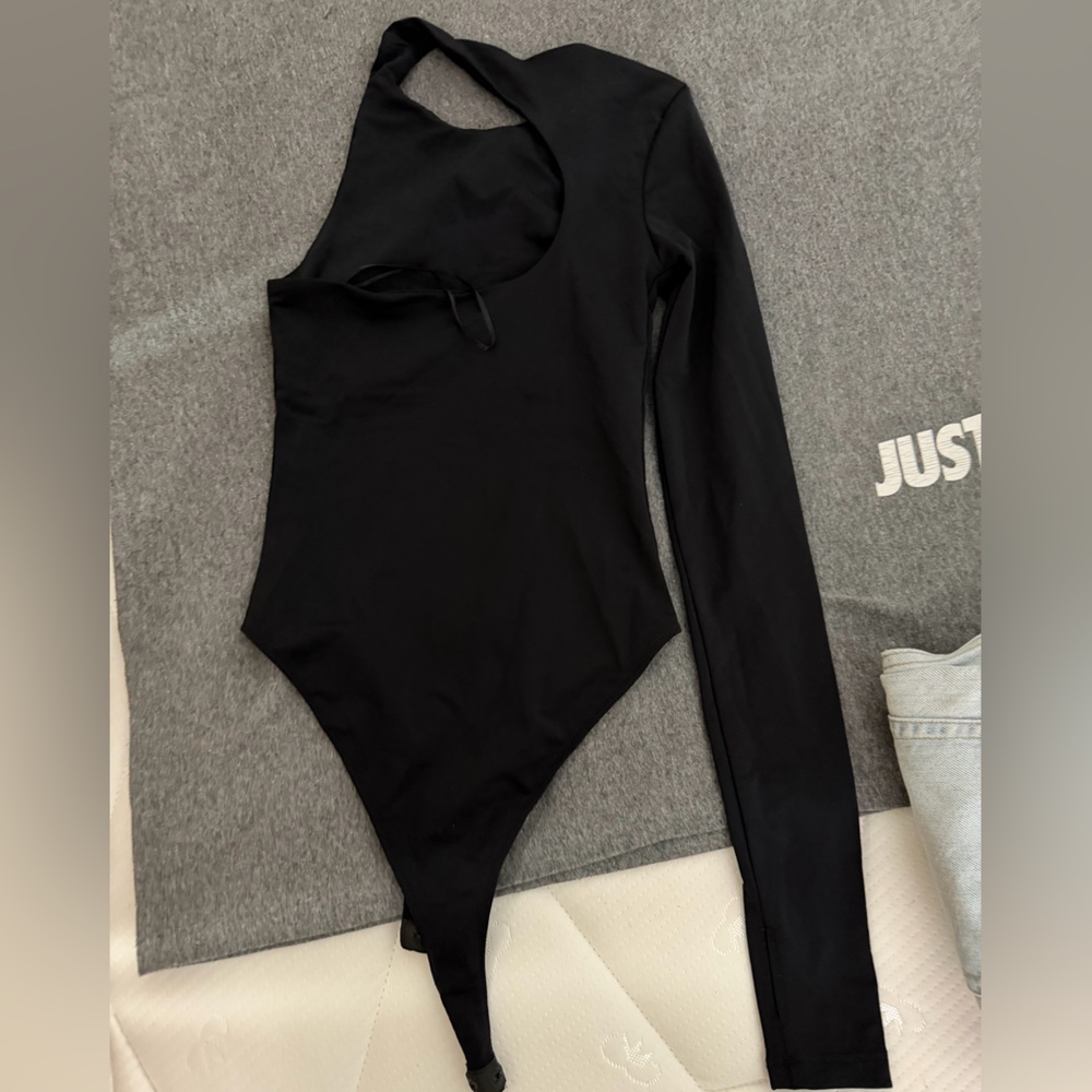 Black Long-Sleeve Women’s Bodysuit - Classic Stretch